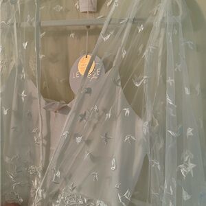 Le Rose White Embroidered Robe